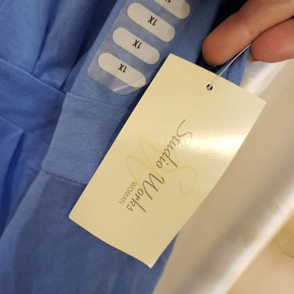 Top - Picture 4 of 4